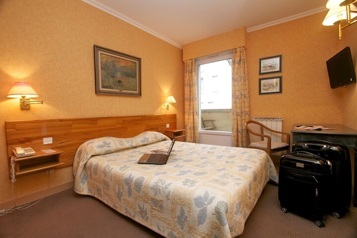 Room 3 of 39