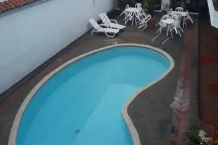 Pool 6 of 11