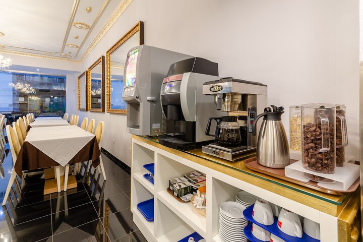 Breakfast/Coffee Service 49 of 74