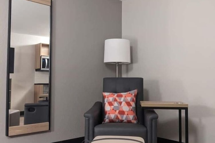 Room 8 of 50
