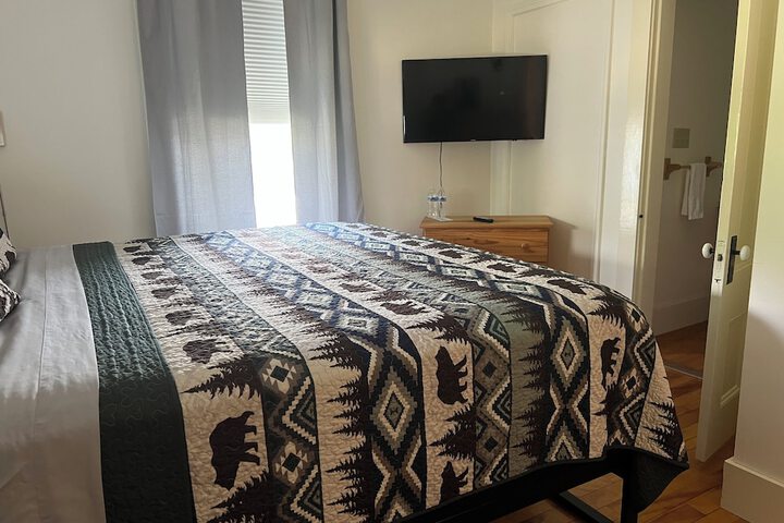 Room 12 of 103