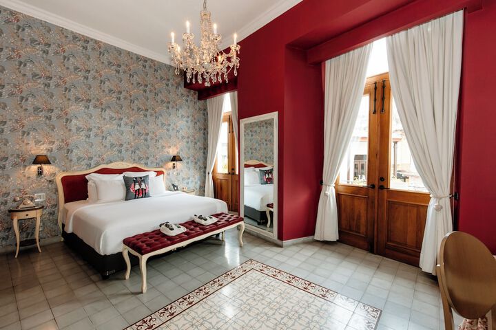 Room 20 of 93