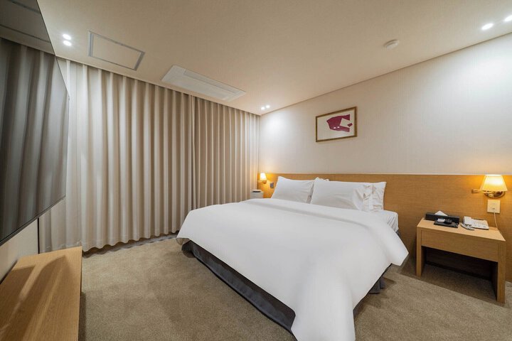 Room 47 of 83