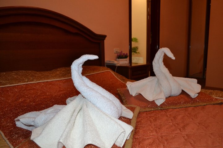 Room 8 of 37