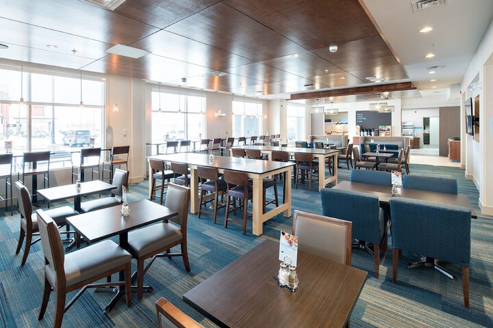 Breakfast/Coffee Service 28 of 41