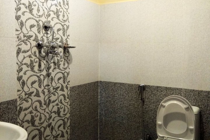 Room 44 of 61