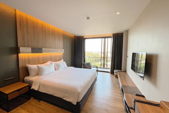 Room 6 of 56