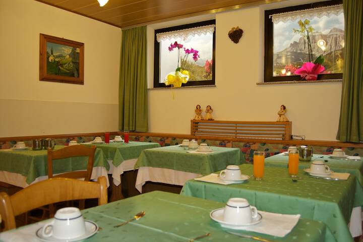 Breakfast/Coffee Service 18 of 20