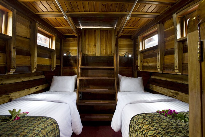 Room 2 of 28