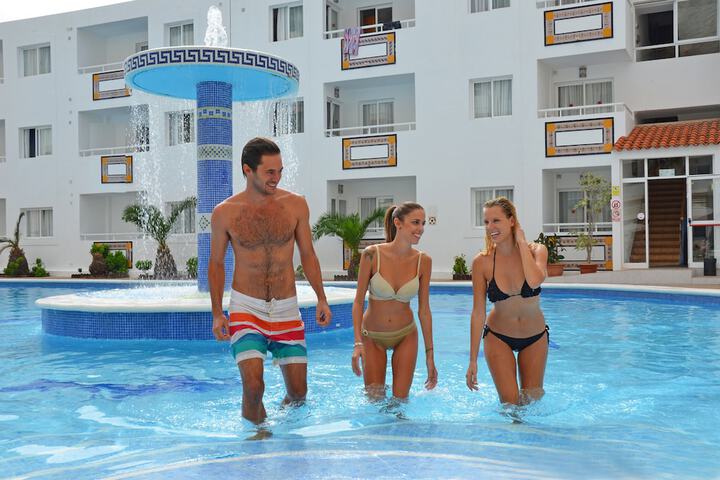 Hotel with Pool