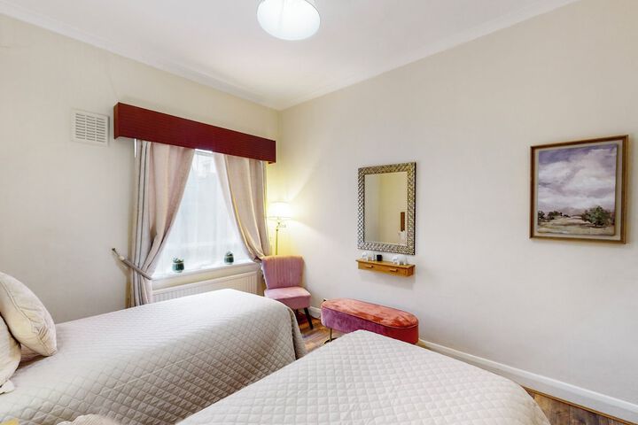 Room 20 of 93