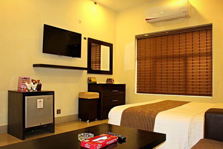 Room 8 of 47