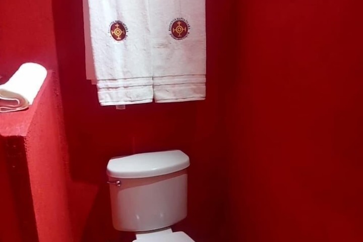 Room 13 of 37