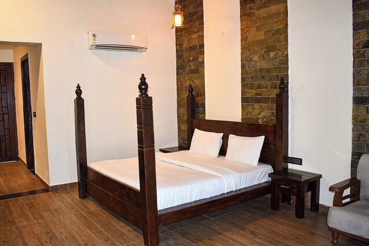 Room 3 of 21