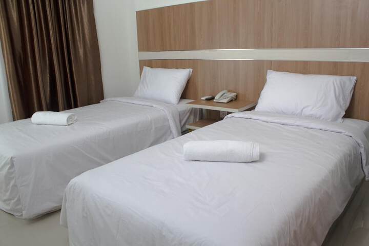 Room 10 of 25