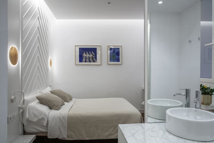Room 25 of 53