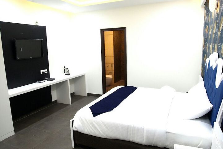 Room 3 of 26