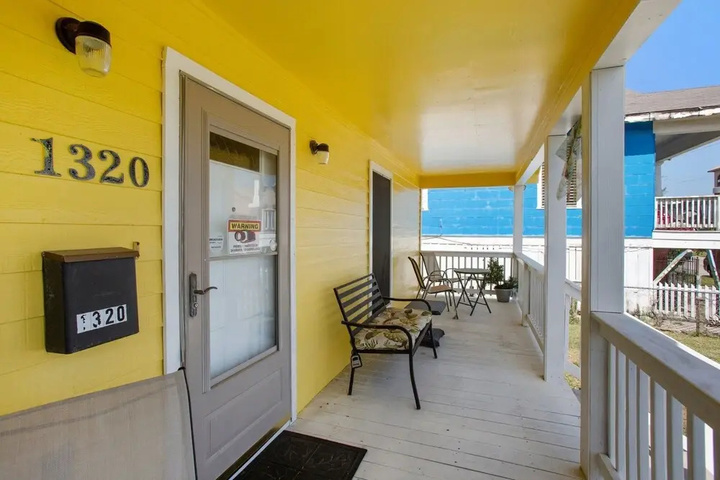 Image of Beach - Lover Island Getway 4 Bedroom Home by Redawning