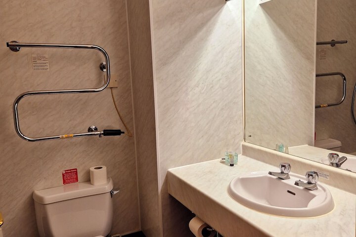 Room 44 of 64
