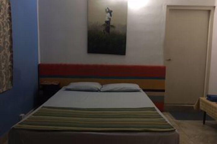 Room 17 of 27