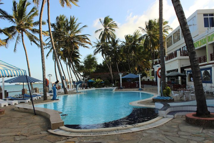 Pool 11 of 20