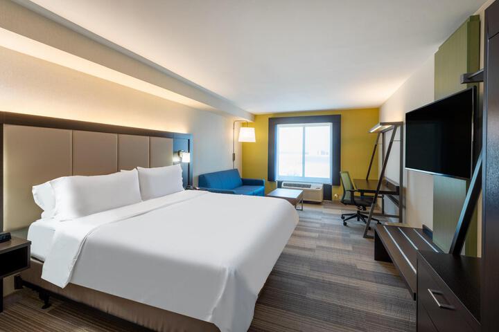 1 King Bed Suite (7 of 13)