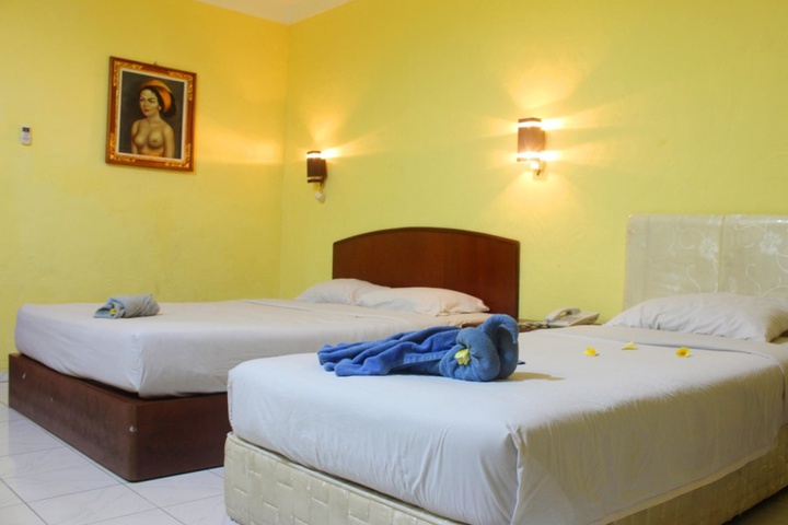 Room 4 of 12