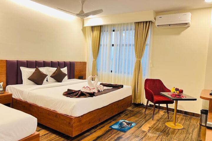 Room 4 of 17