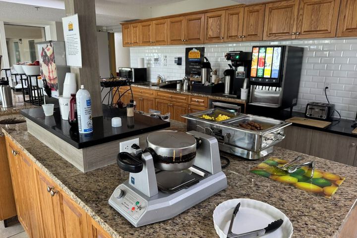 Breakfast/Coffee Service 45 of 52