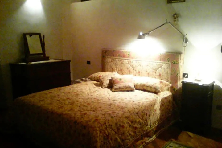Room 2 of 15