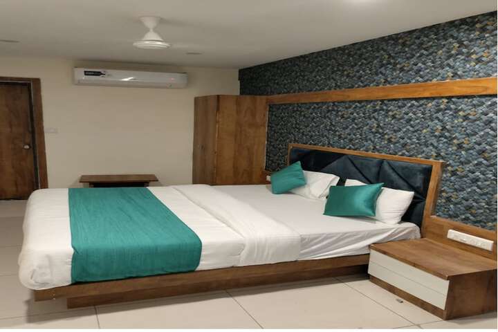 Room 3 of 18