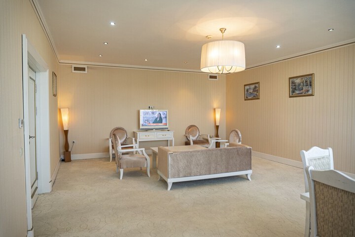 Room 9 of 45