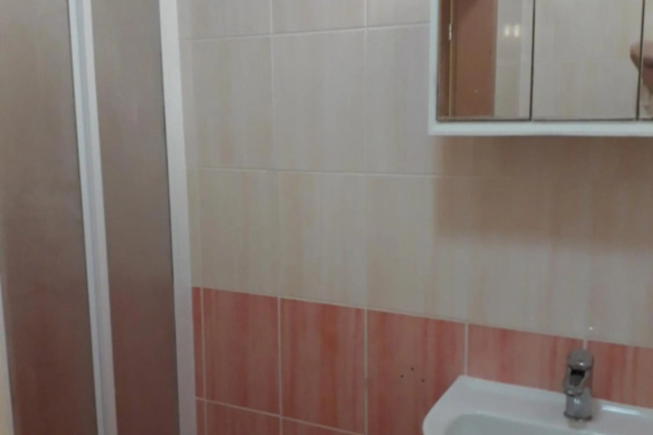 Room 8 of 11