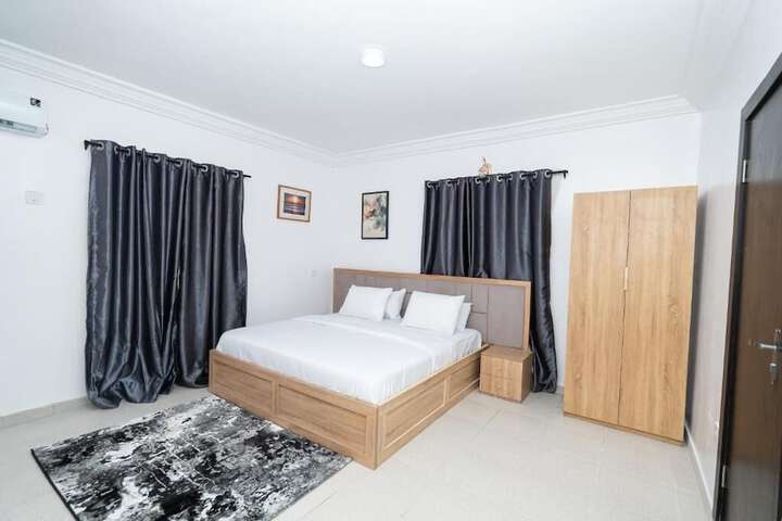 Room 14 of 34