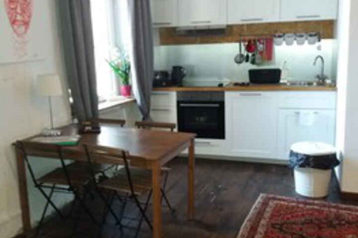 Room 6 of 27