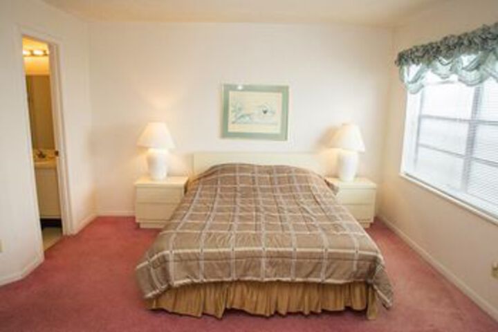 Room 6 of 14