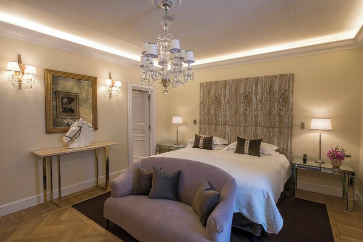 Room 93 of 179