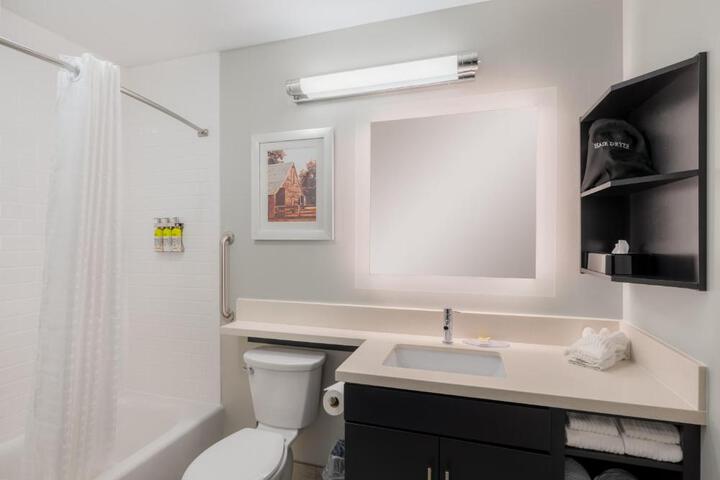 2 Queen Studio Suite (16 of 24)