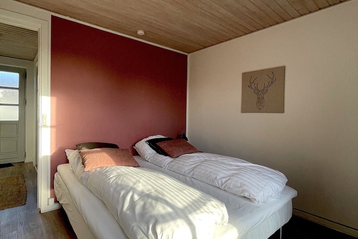 Room 10 of 72