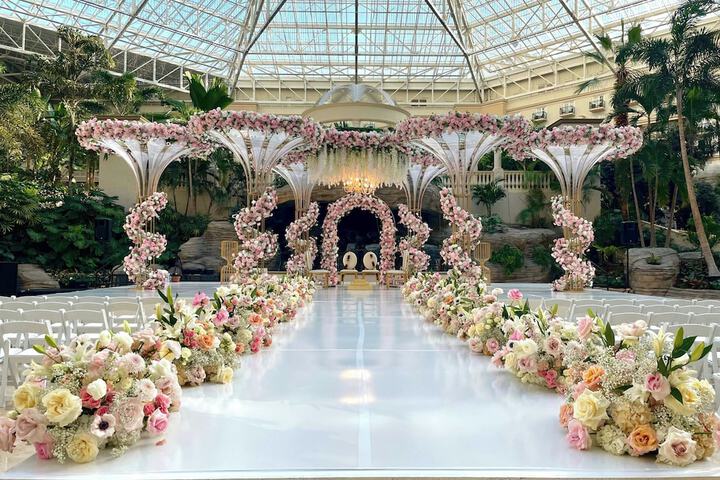 Ballroom/Hall 73 of 99