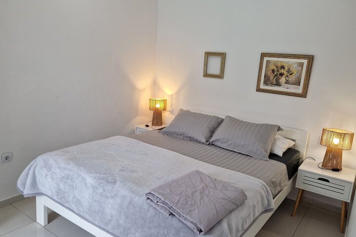 Room 14 of 104