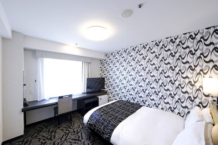 Room 16 of 43