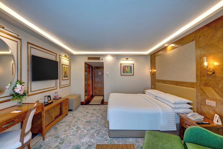 Room 20 of 77