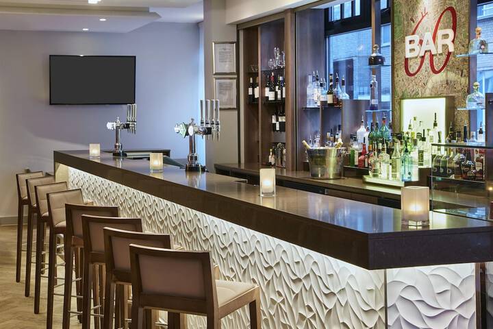 Lounge 117 of 157
