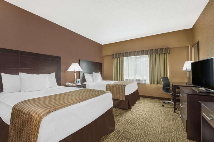 Standard Room, King or Two Doubles (2 of 5)