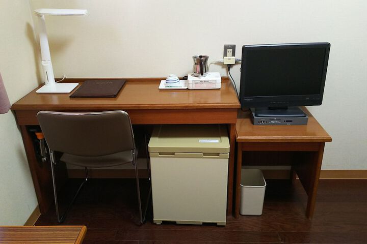 Room 8 of 80