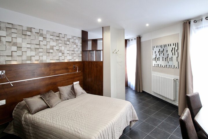 Room 9 of 71