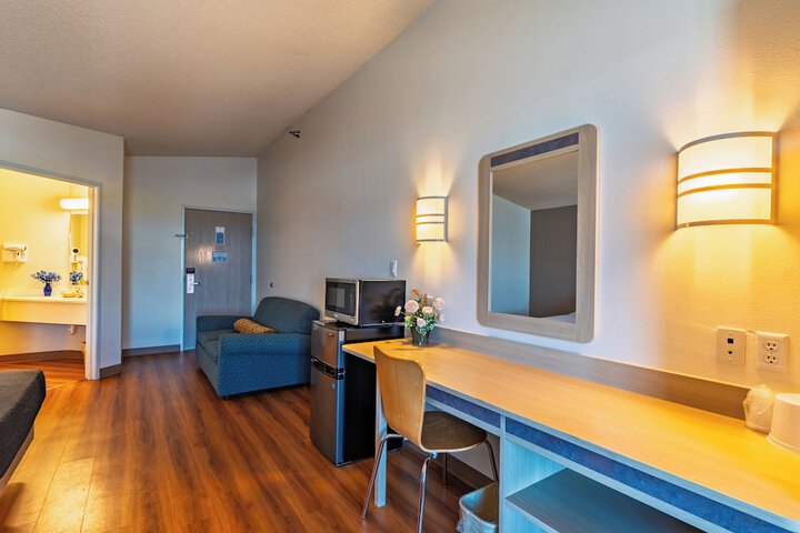 Room 9 of 53