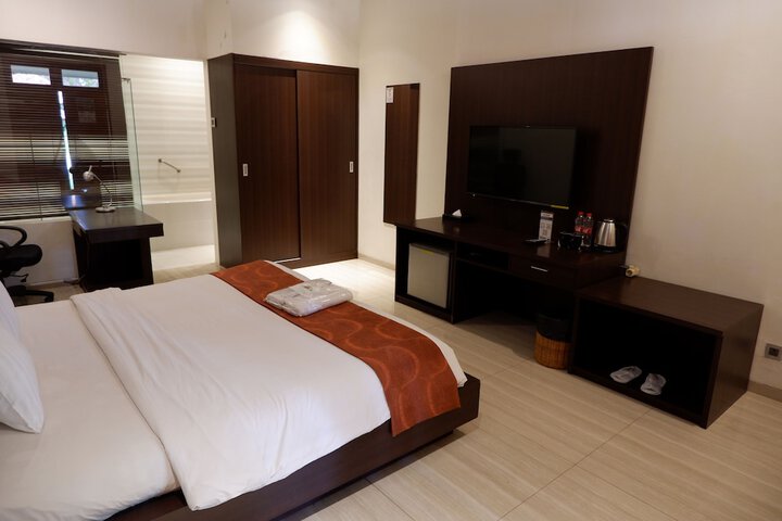 Room 15 of 90