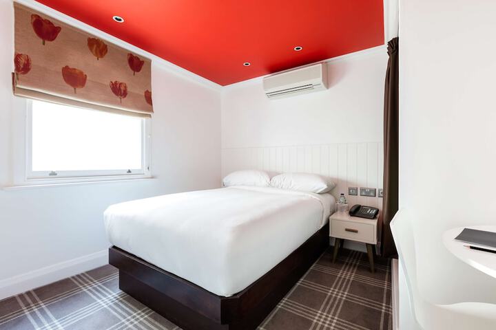 Room 8 of 55